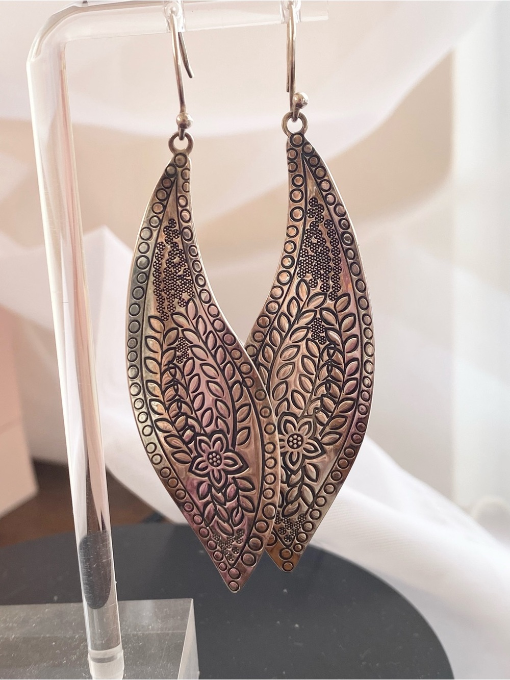 Silpada Sterling Silver Floral Filigree Leaf Drop Earrings W2281 - Picture 5 of 7
